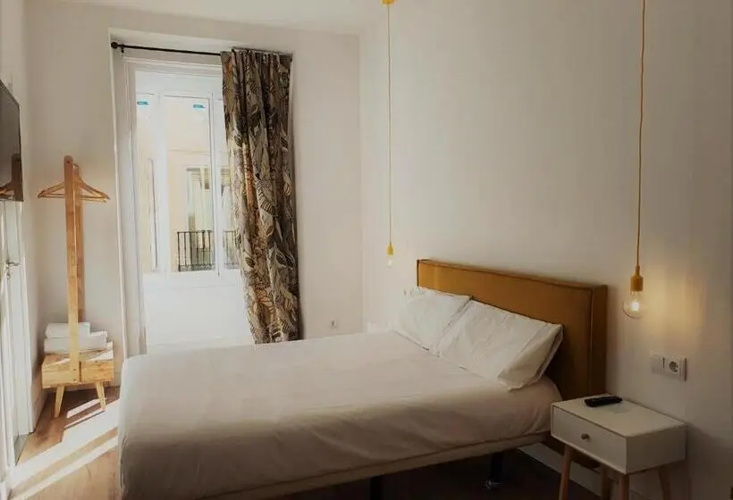 Hostal Manuela By Gaiarooms