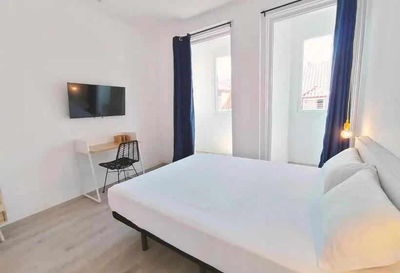 Hostal Manuela By Gaiarooms