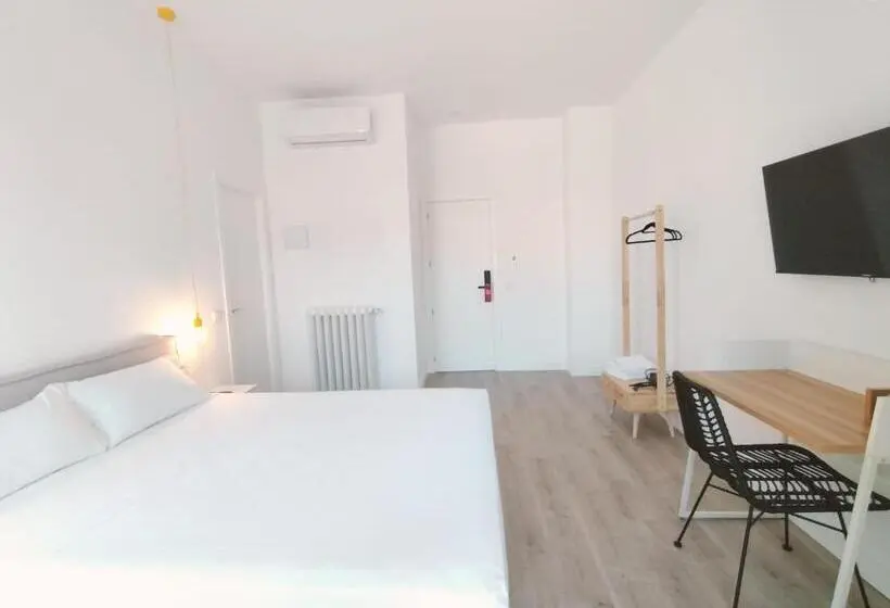 Hostal Manuela By Gaiarooms
