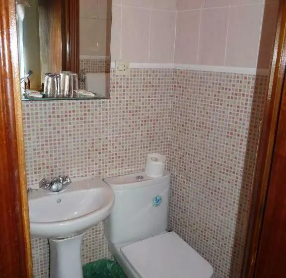 هتل Hostal Fernandez