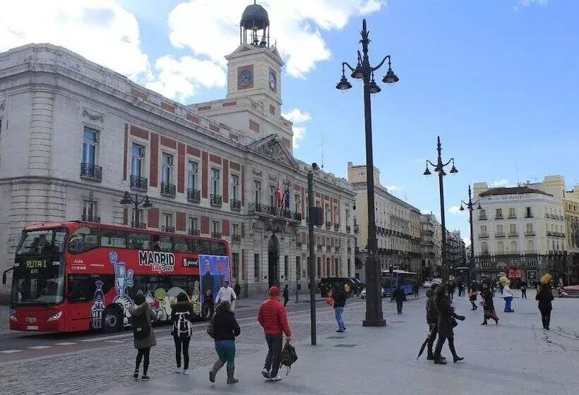 هتل Hostal Esmeralda