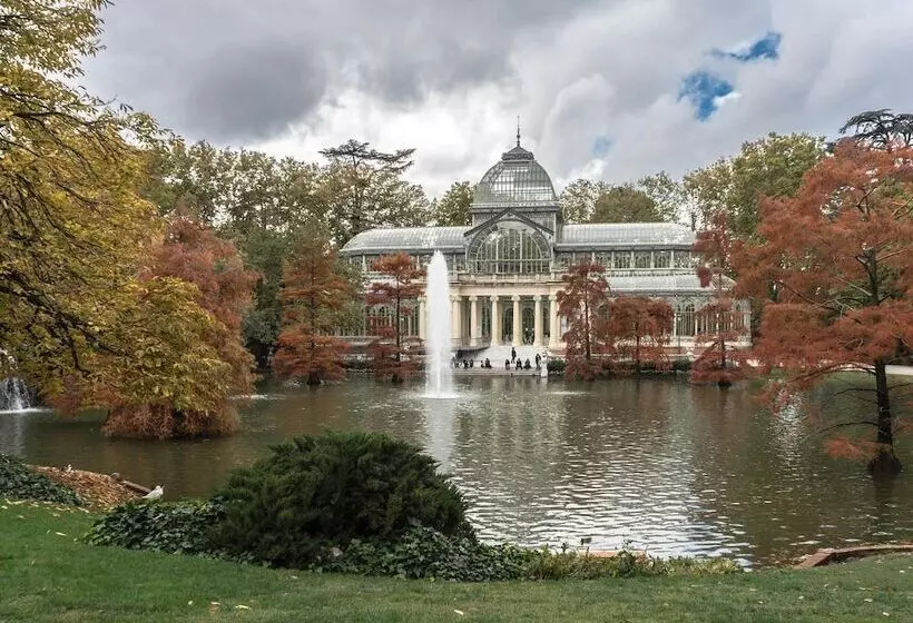 هتل Hostal Esmeralda