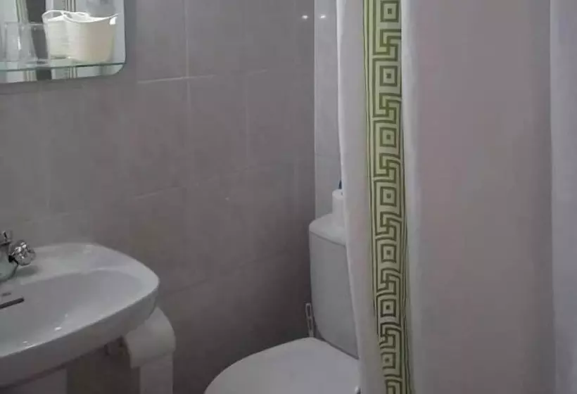 هتل Hostal Esmeralda