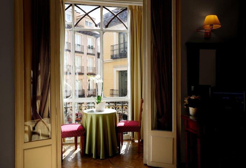 هتل Hostal Macarena