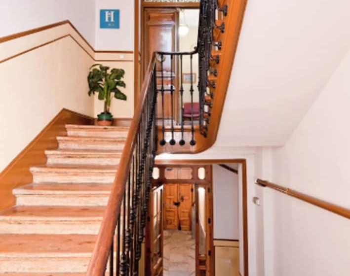 هتل Hostal Oporto