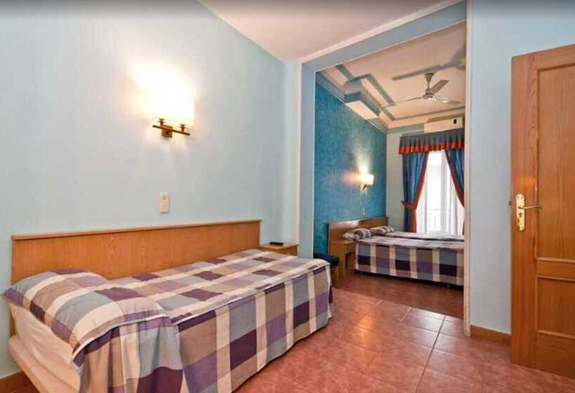 هتل Hostal Oporto