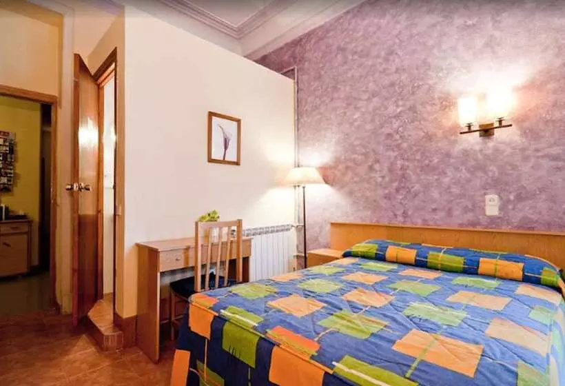 هتل Hostal Oporto