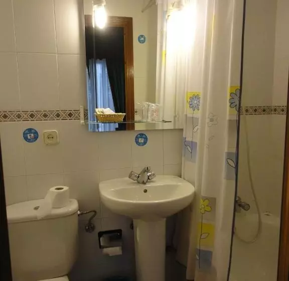 هتل Hostal Oporto