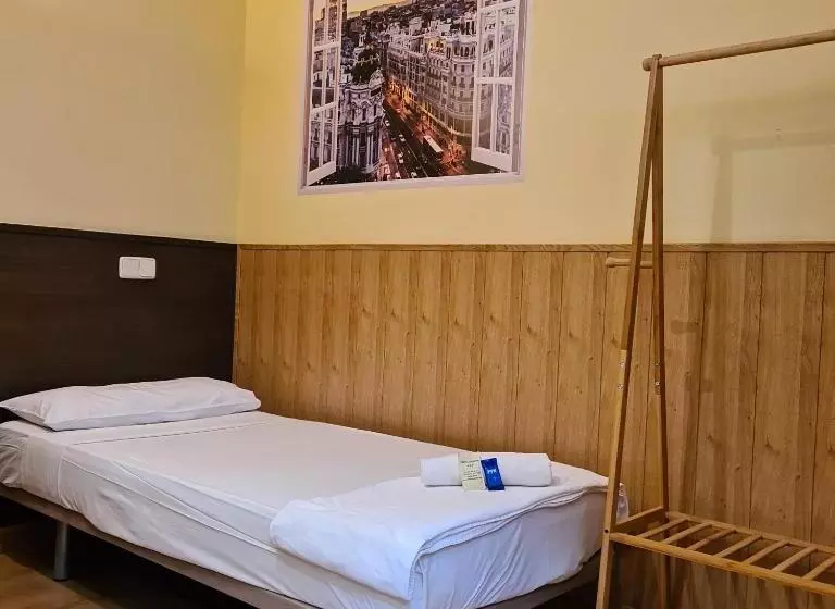 هتل Hostal Oporto