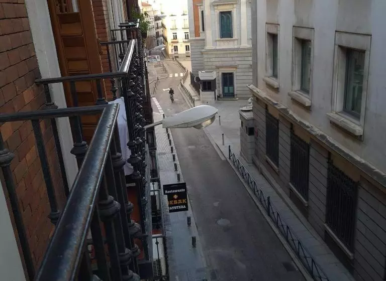 هتل Hostal Oporto