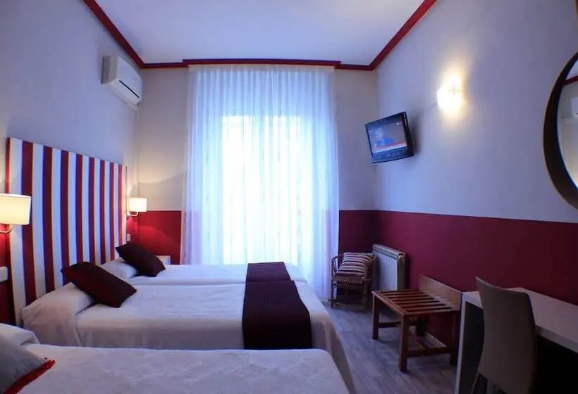 هتل Hostal Oriente
