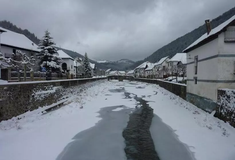 فندق ريفى Rural Auñamendi