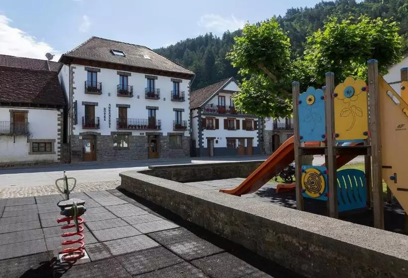 فندق ريفى Rural Auñamendi