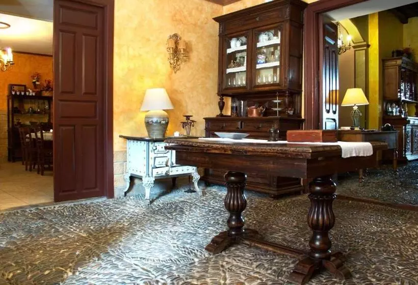 Hotel Hostal El Palacio