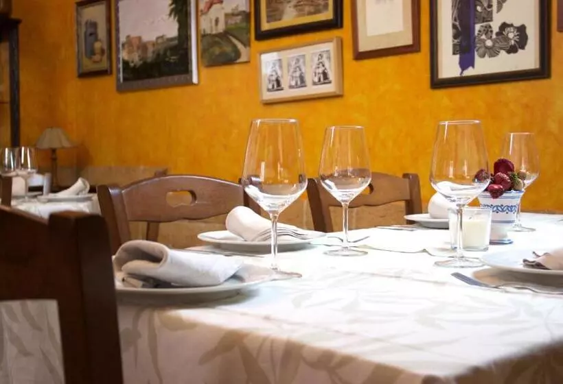 Hotel Hostal El Palacio