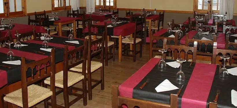 호텔 Hostal Igüer