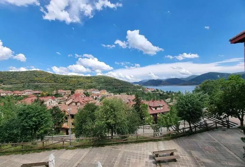 Отель Hostal Sainz