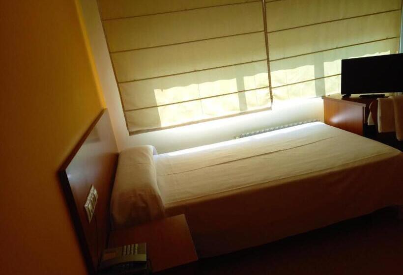 هتل Pension San Roque