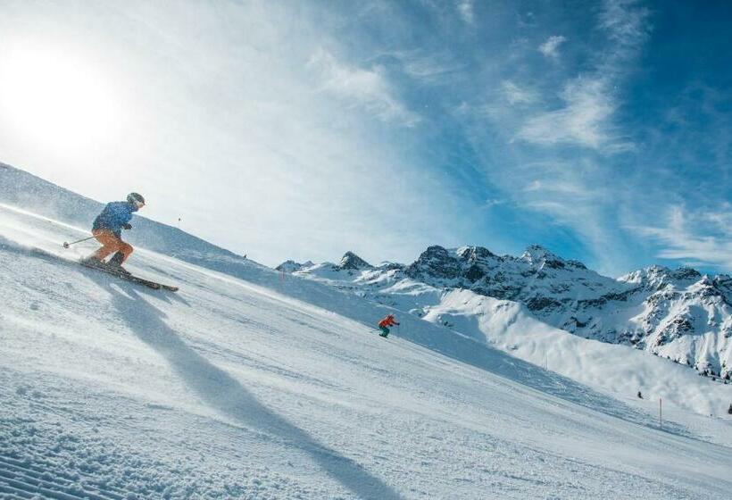 هتل Alpenhof Messmer