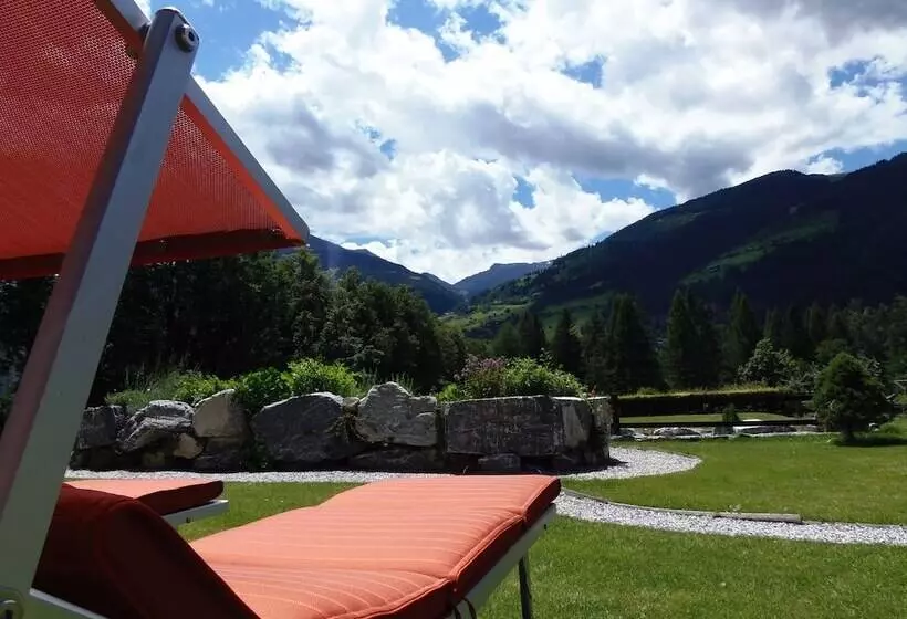 Отель Germania Gastein   Ganzjährig Inklusive Alpentherme Gastein & Sommersaison Inklusive Gasteiner Bergb