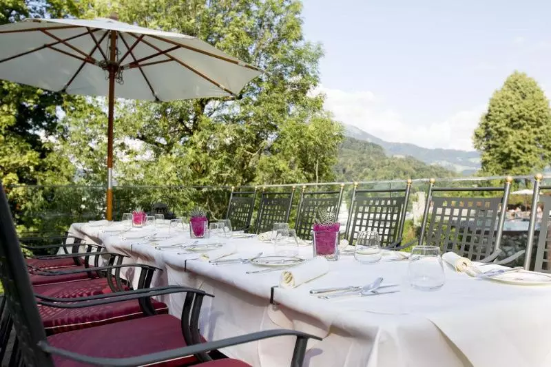 هتل Schloss Monchstein