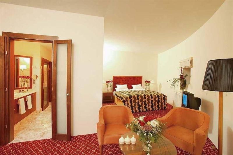 هتل Schloss Monchstein