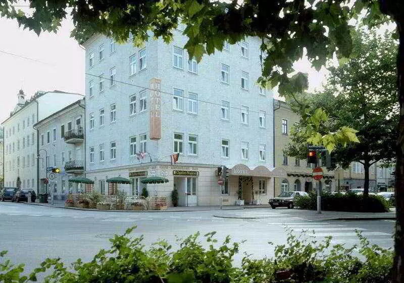 هتل Vier Jahreszeiten