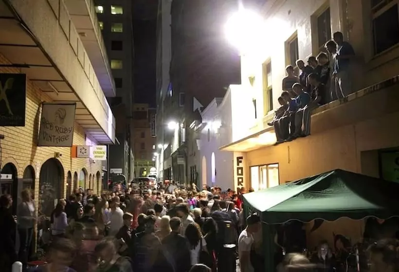 מוטל Adelaide Paringa