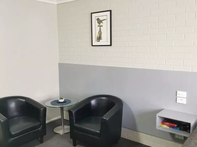 Central Deborah Motel