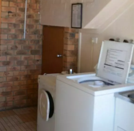 Flag Queensgate Motel