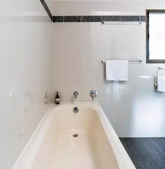 Glen Eden Beach Resort