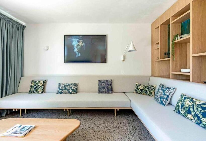 Glen Eden Beach Resort