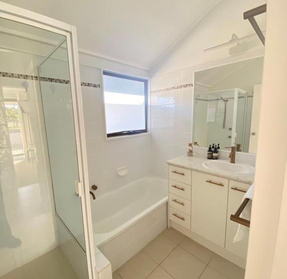 Glen Eden Beach Resort