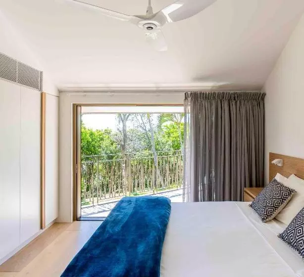 Glen Eden Beach Resort