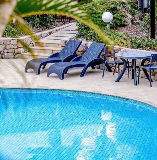 Glen Eden Beach Resort