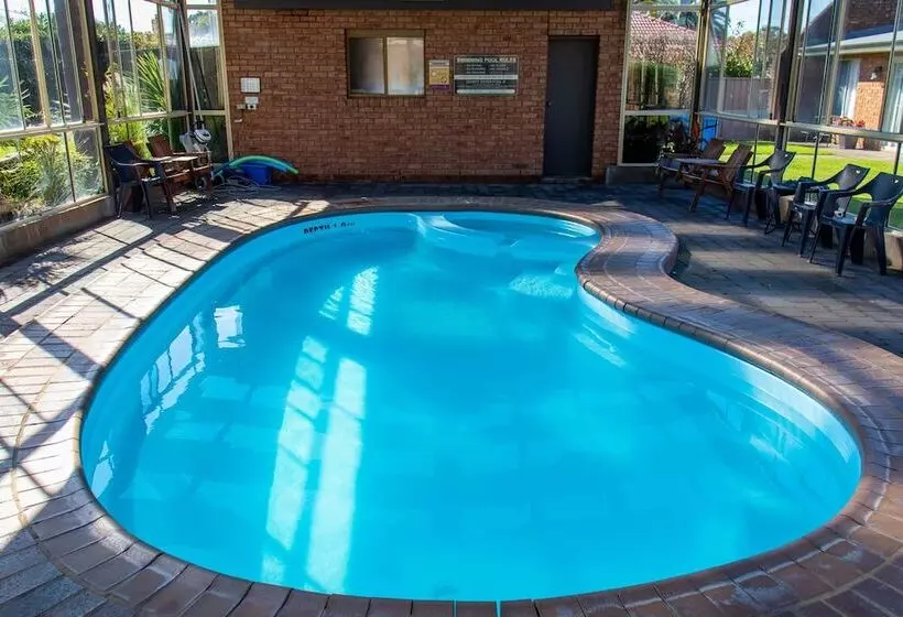 בית מלון כפרי Arkana Motor Inn & Terrace Apartments