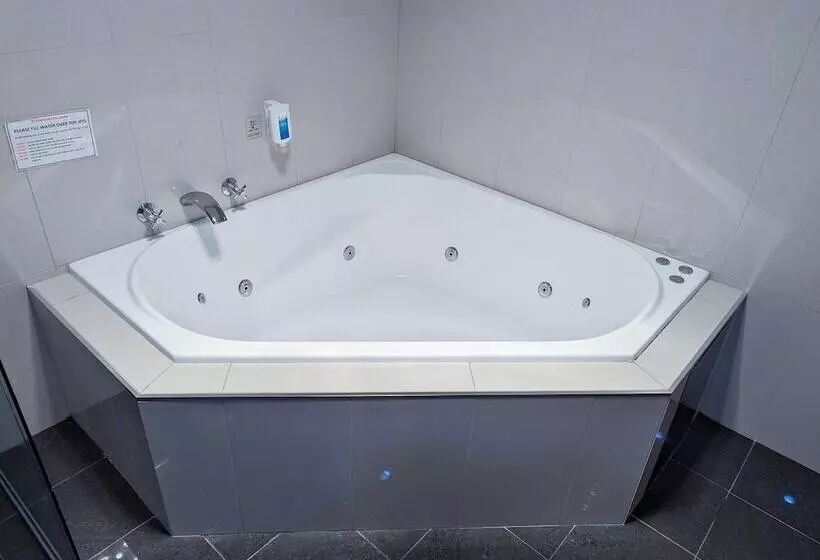 בית מלון כפרי Arkana Motor Inn & Terrace Apartments