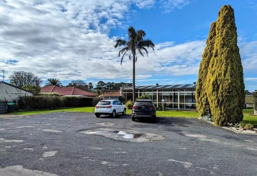 בית מלון כפרי Arkana Motor Inn & Terrace Apartments