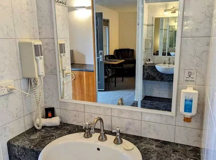 בית מלון כפרי Arkana Motor Inn & Terrace Apartments