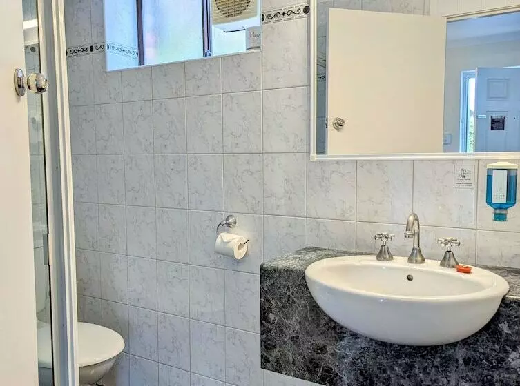 בית מלון כפרי Arkana Motor Inn & Terrace Apartments