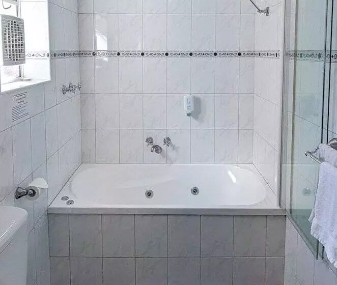 בית מלון כפרי Arkana Motor Inn & Terrace Apartments