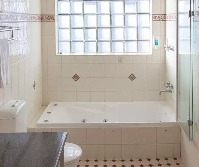 בית מלון כפרי Arkana Motor Inn & Terrace Apartments