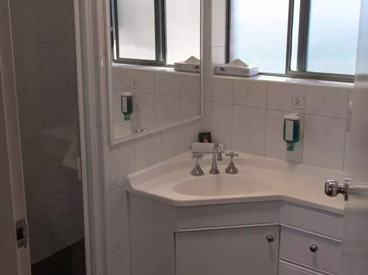 בית מלון כפרי Arkana Motor Inn & Terrace Apartments