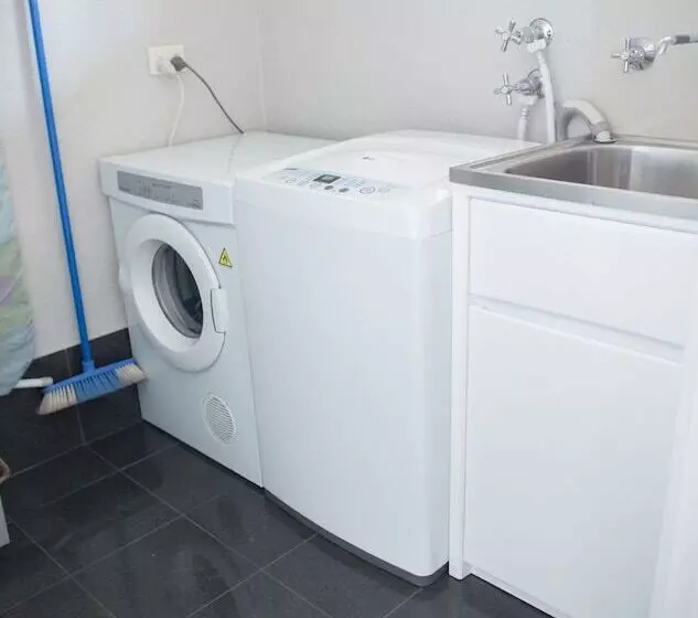 בית מלון כפרי Arkana Motor Inn & Terrace Apartments