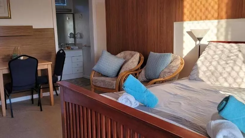 ホテル Bamboo Motor Inn