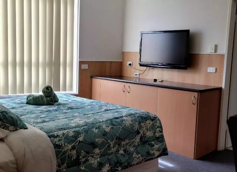ホテル Bamboo Motor Inn