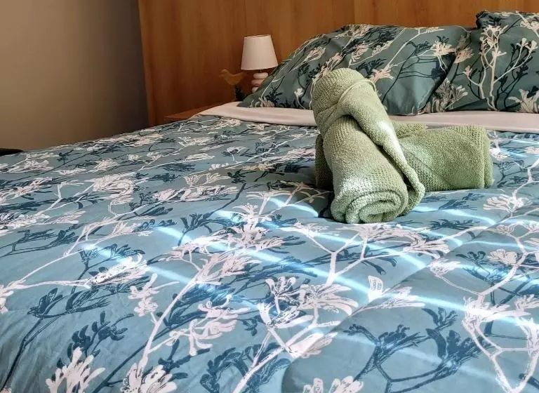 ホテル Bamboo Motor Inn