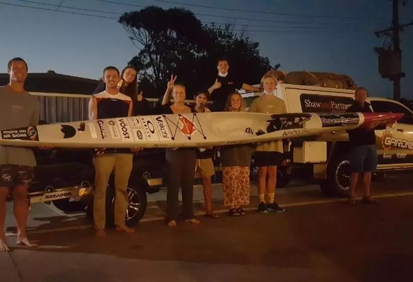ホテル Bamboo Motor Inn