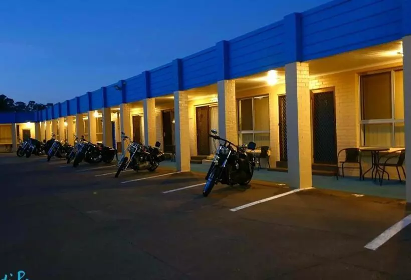 ホテル Bamboo Motor Inn