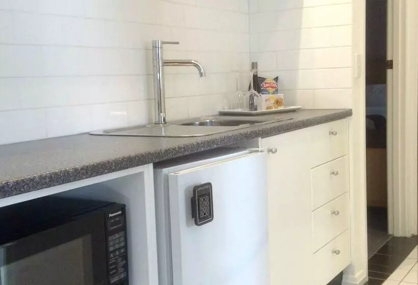 هتل Best Western Geelong Motor Inn & Serviced Apartments